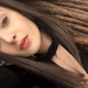 Meet your Posher, Lia